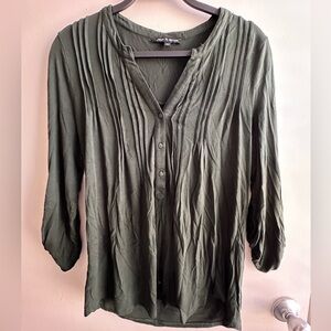 Green Cable and Gauge Women's Top